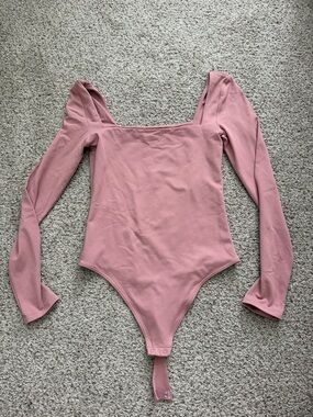 Aritzia Long Sleeve One-Piece Bodysuit in Mauve Pink